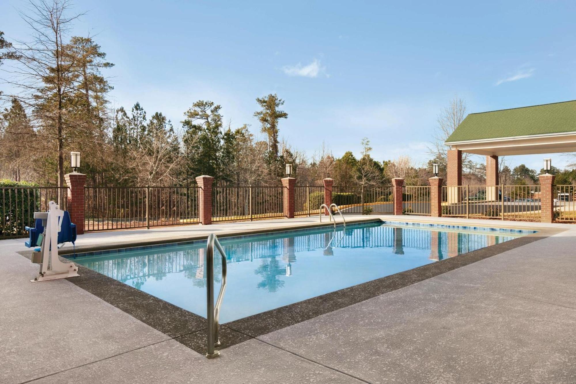 Four Points By Sheraton Raleigh Arena Bagian luar foto